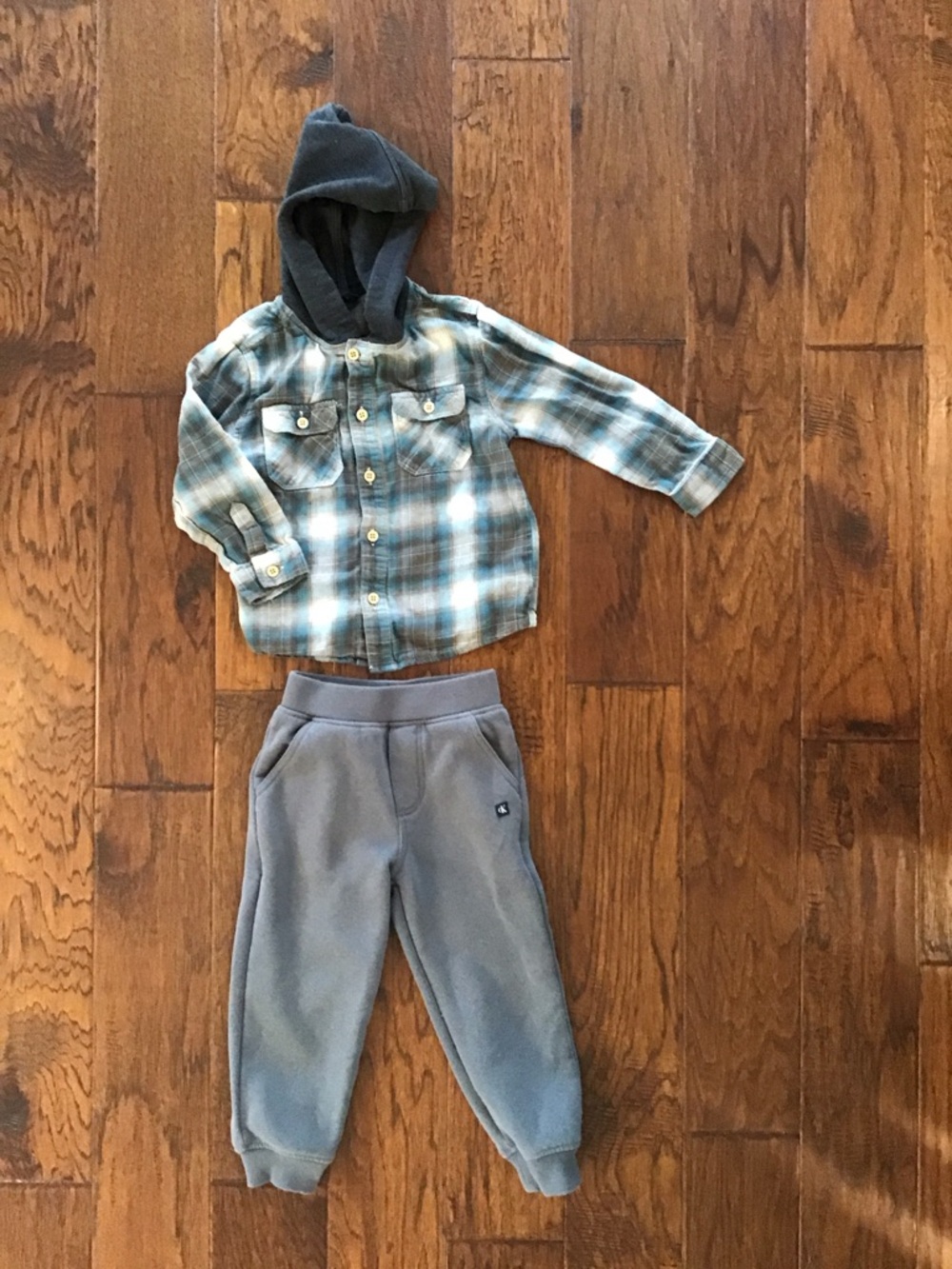 Plaid Hooded Flannel Button-Up Shirt & Fleece Sweat-pant Set- Blue, Cream, Black